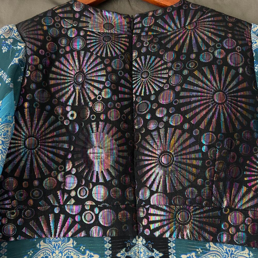 🥶 Anna Sui Blue and Black Boho Pattern Bell Sleeve Tunic Top Size 6 - Picture 6 of 8